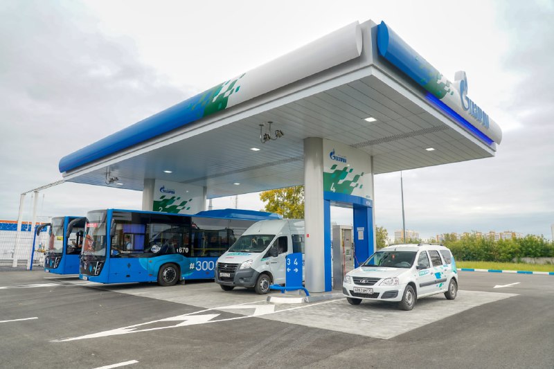 В рамках ПМГФ-2021 «Газпром» ввел в эксплуатацию шесть новых автомобильных газозаправочных станций.