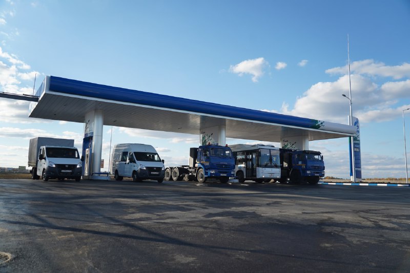 В рамках ПМГФ-2021 «Газпром» ввел в эксплуатацию шесть новых автомобильных газозаправочных станций.