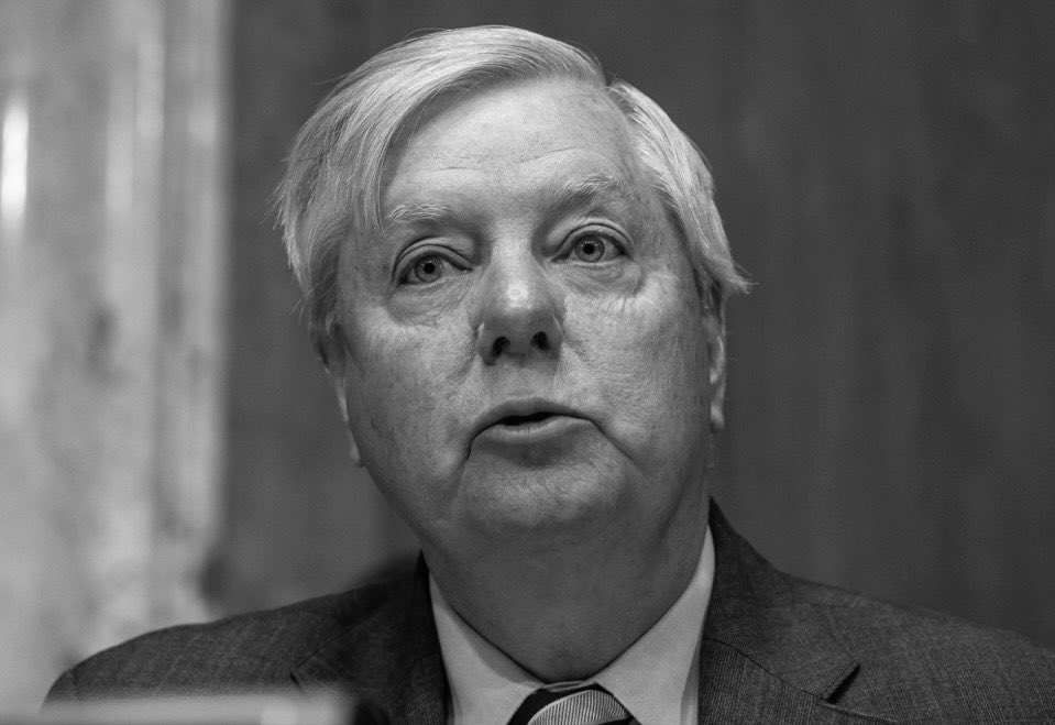 [Photo] JUST IN: 🇺🇸 US Senator Lindsey Graham dies following sudden heart attack.