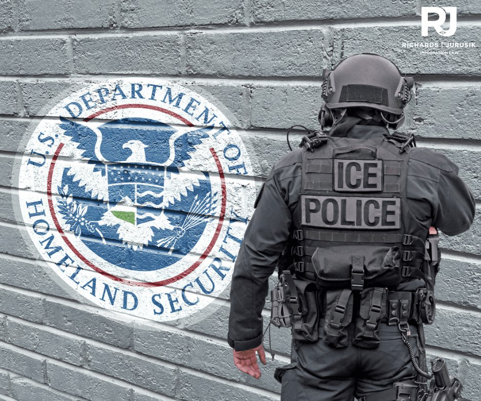 [Media] JUST IN - Mexico's government ​to file criminal complaints in U.S.