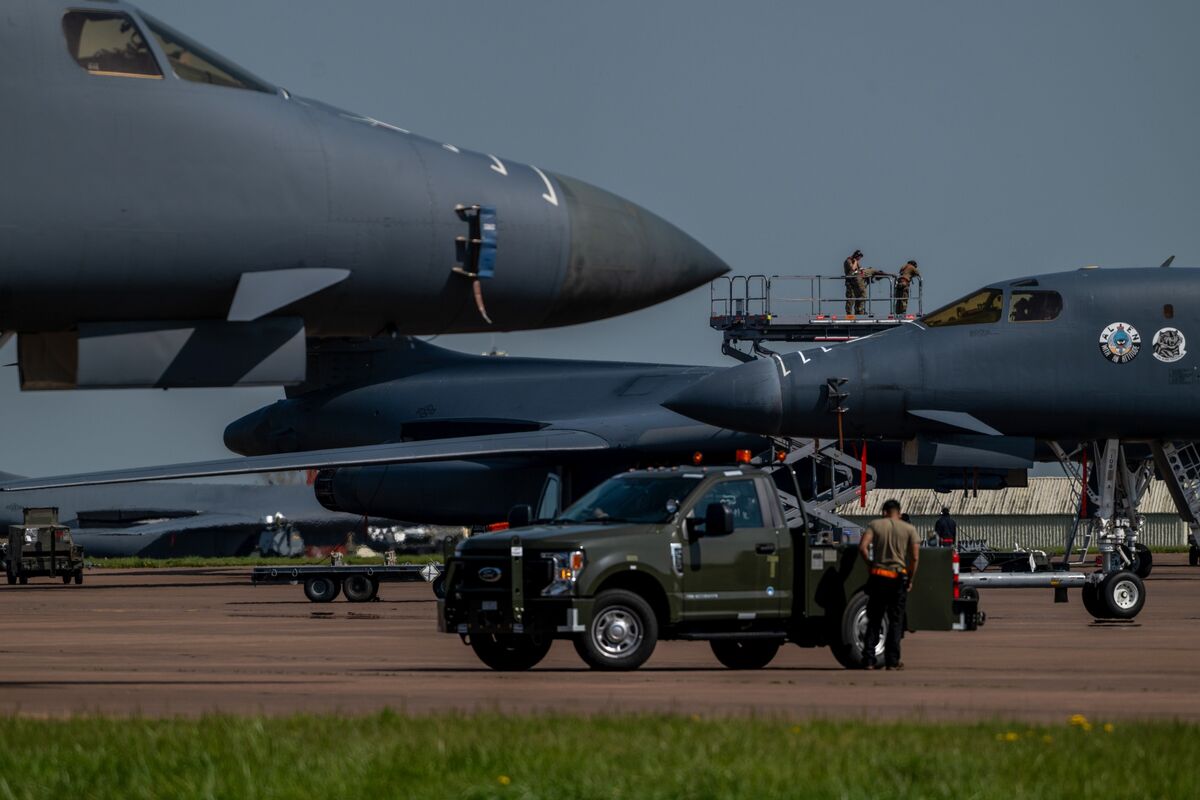 [Media] NEW - UK's new Prime Minister Andy Burnham approves the use of British military b [...]