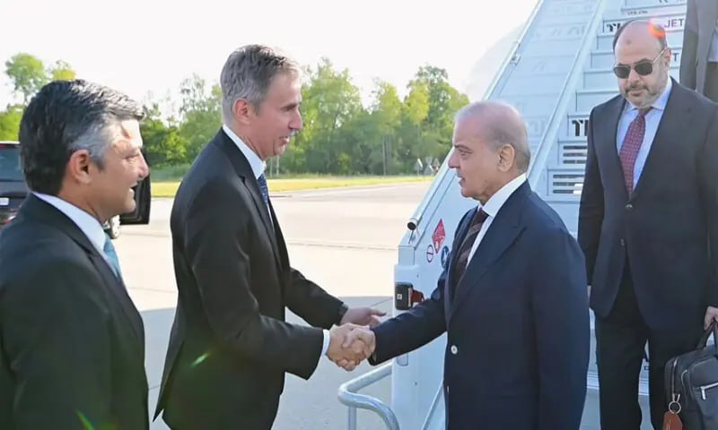 [Photo] 🇵🇰🇺🇸🇮🇷🇨🇭⚡️ — The Pakistani delegation, including PM Shehbaz Sharif and Army Chief Fie [...]