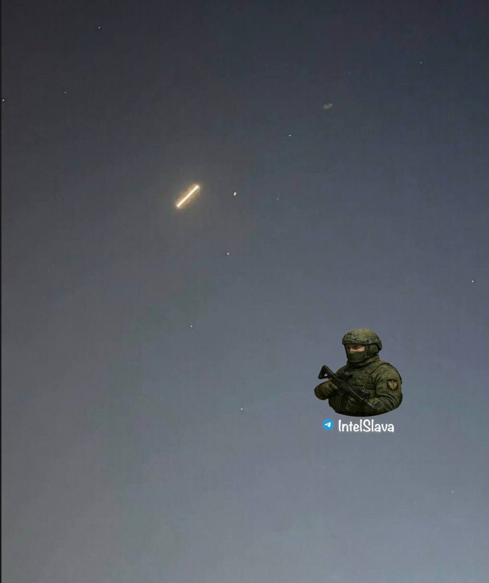 [Photo] 🇮🇷❌🇰🇼 — Iranian Ballistic Missile Over Kuwait.