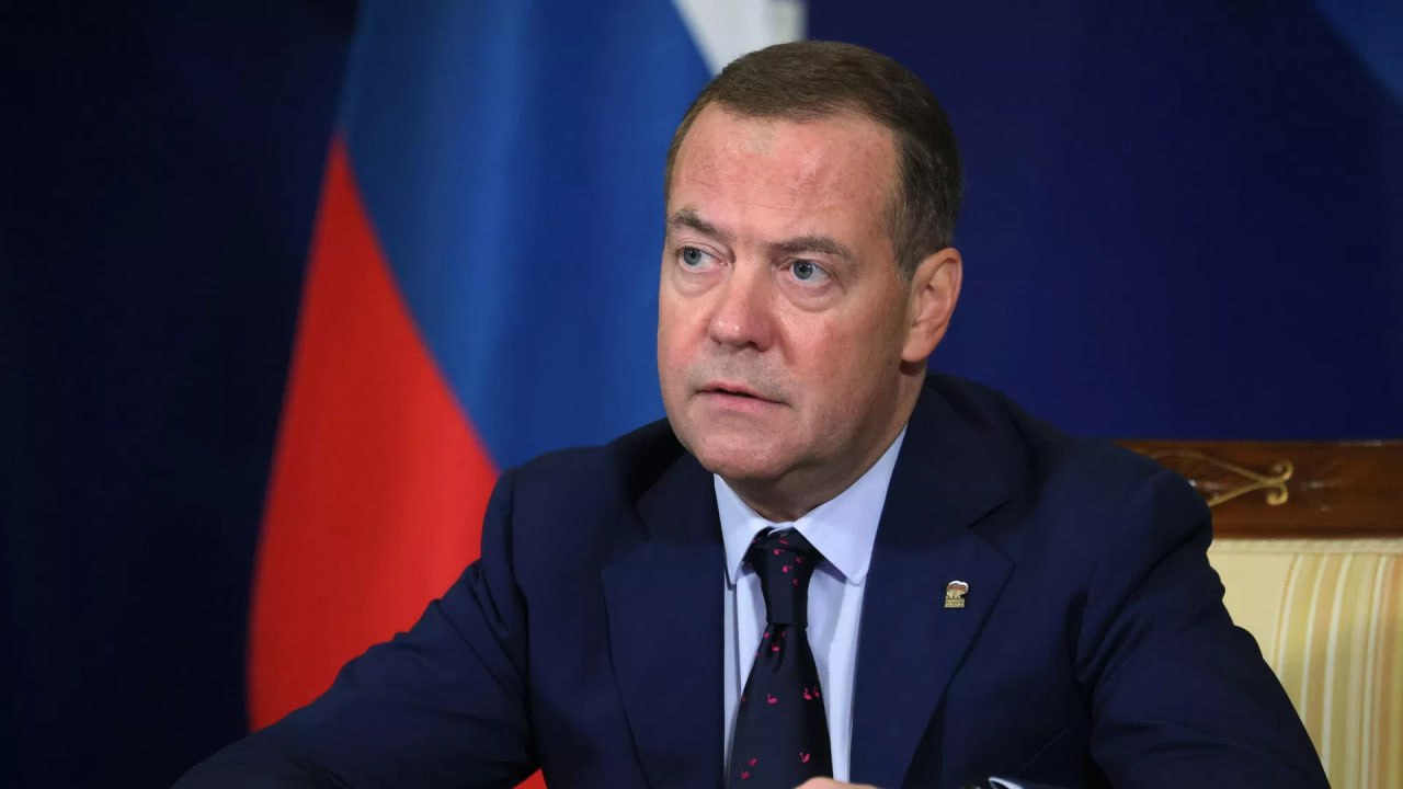 [Photo] 🇷🇺🇫🇮⚡️ — Deputy Chairman of Russia’s Security Council Dmitry Medvedev:Finland has lif [...]