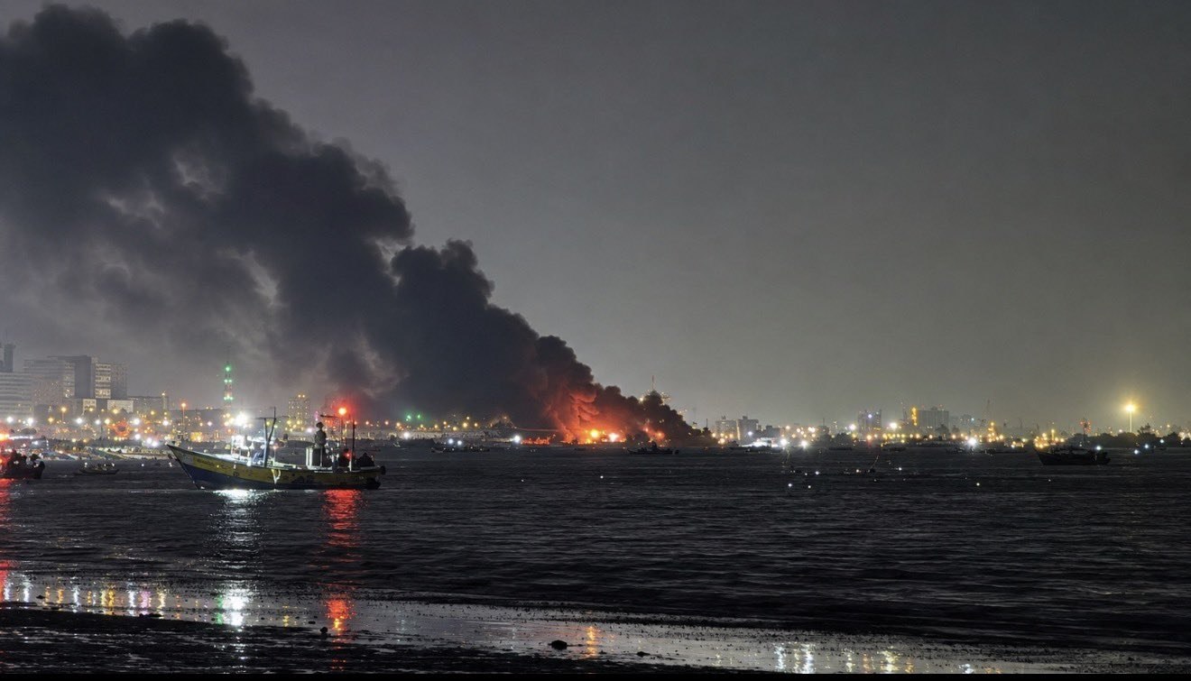 [Photo] 🇺🇸❌🇮🇷 — Another image of the Shahid Haqqani Port being targeted.