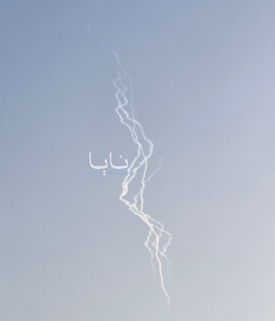 [Photo] 🇮🇷❌🇺🇸 — Iranian missile waves continue striking US bases in the Persian Gulf.