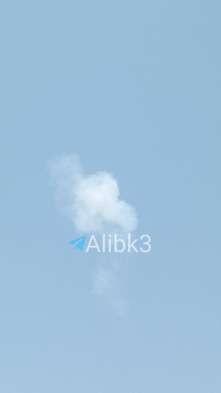 [Photo] 🇮🇷❌🇧🇭🇺🇸 — BREAKING: 3x Explosions heard in Bahrain.