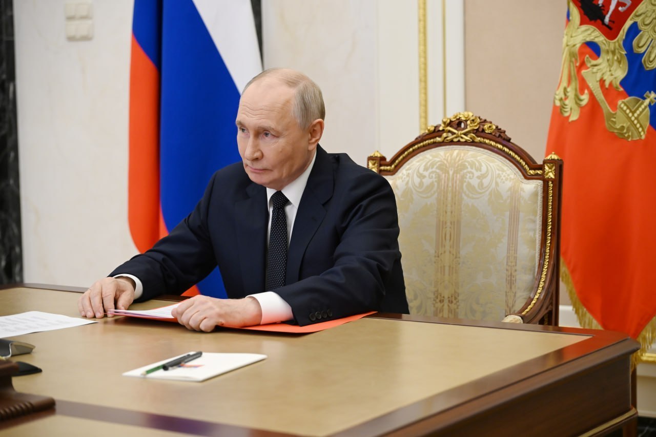 [Photo] The President held a briefing session with Security Council members via videoconferenc [...]