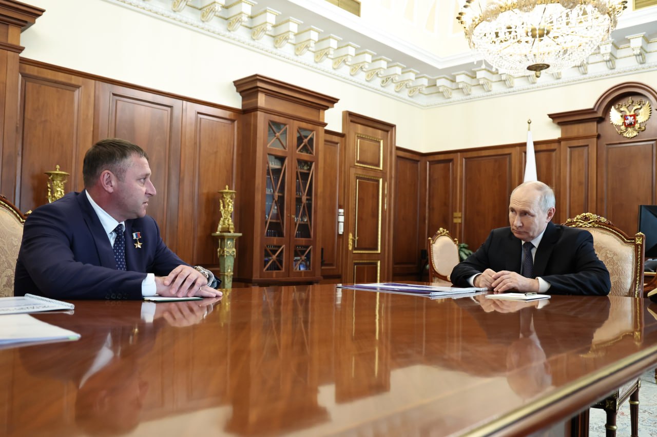 [Photo] The President held a meeting with Acting Governor of the Belgorod Region Alexander Shu [...]
